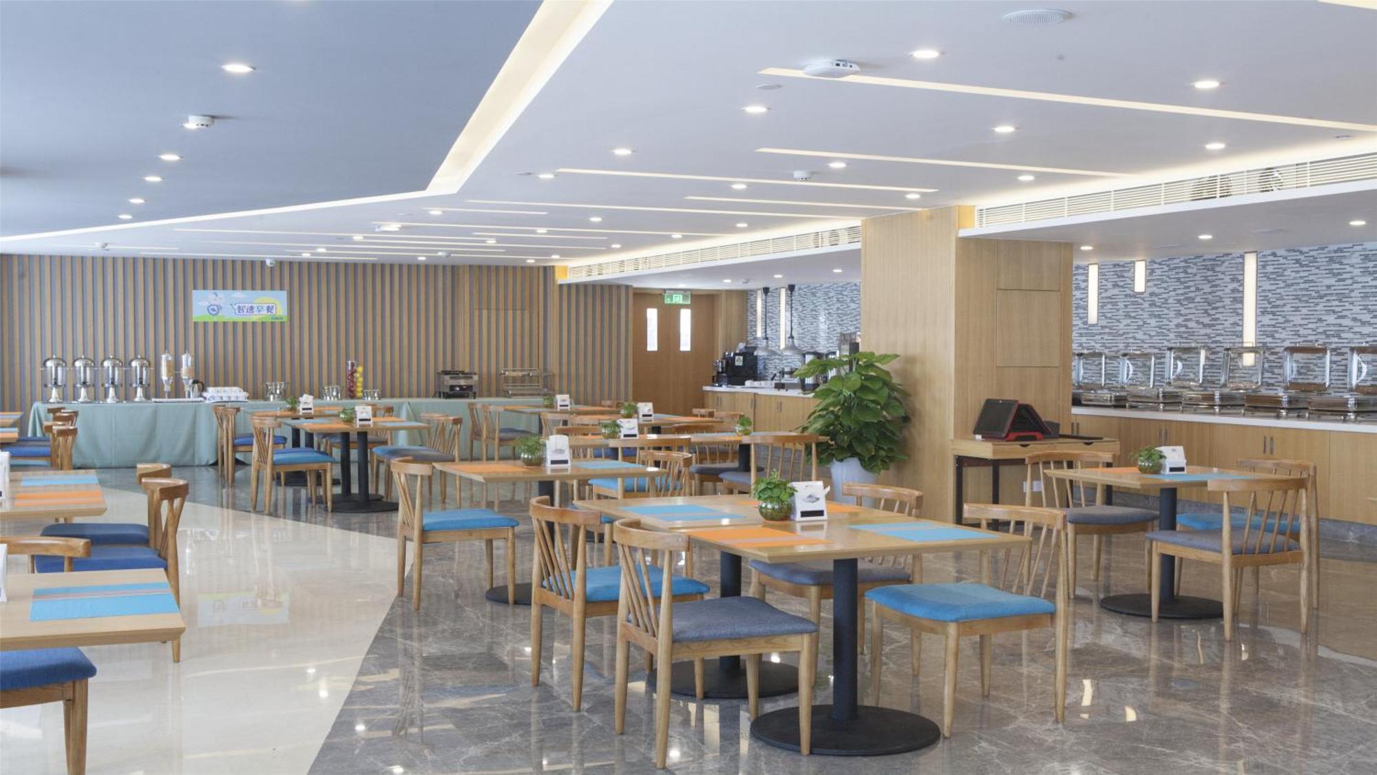 Holiday Inn Express Chengdu Airport Zone Free Shuttle From Shuangliu International Airport To Hotel ,Welcome Drink Exterior photo