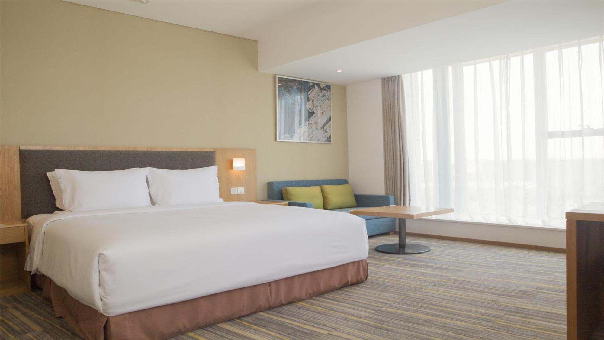 Holiday Inn Express Chengdu Airport Zone Free Shuttle From Shuangliu International Airport To Hotel ,Welcome Drink Exterior photo