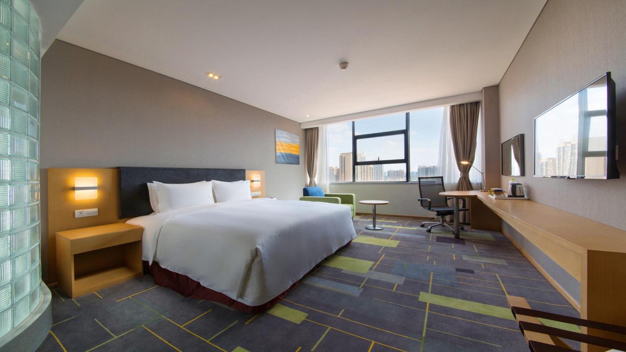 Holiday Inn Express Chengdu Airport Zone Free Shuttle From Shuangliu International Airport To Hotel ,Welcome Drink Exterior photo